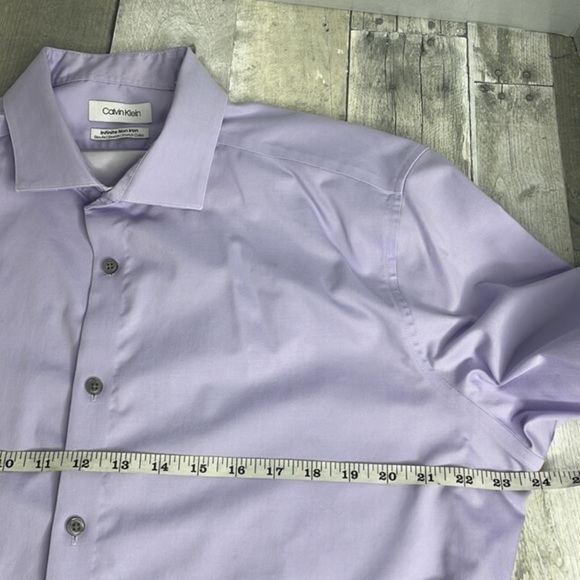 Calvin Klein Men’s button up long sleeve shirt. Light purple/lilac. Non iron.EUC - Picture 4 of 10